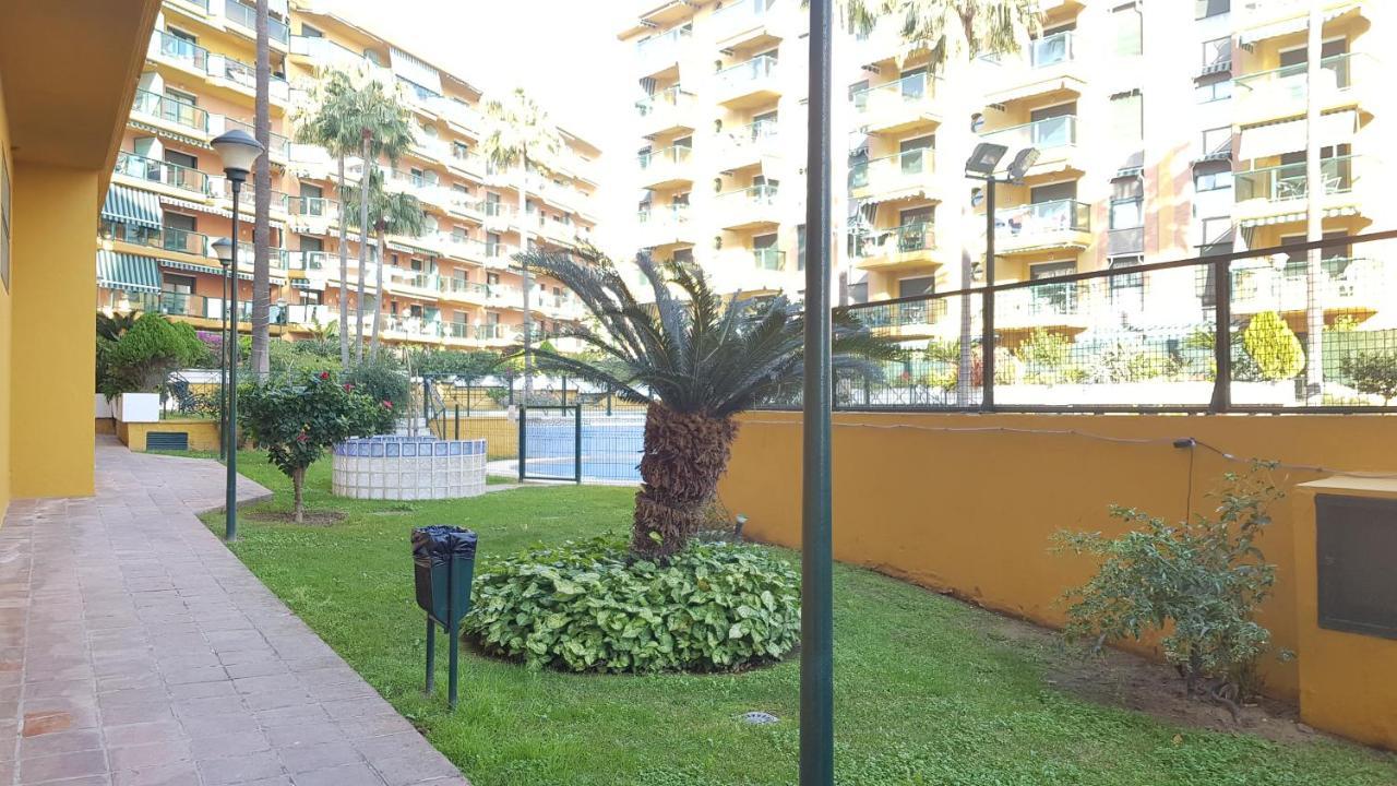 Impresionante Primera Linea De Playa, Bajondillo Beach Torremolinos Exterior photo