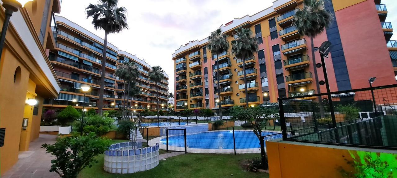 Impresionante Primera Linea De Playa, Bajondillo Beach Torremolinos Exterior photo